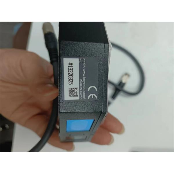 日本KEYENCE基恩士LK-G5000高精度CMOS激光位移傳感器感測(cè)頭LK-H008W