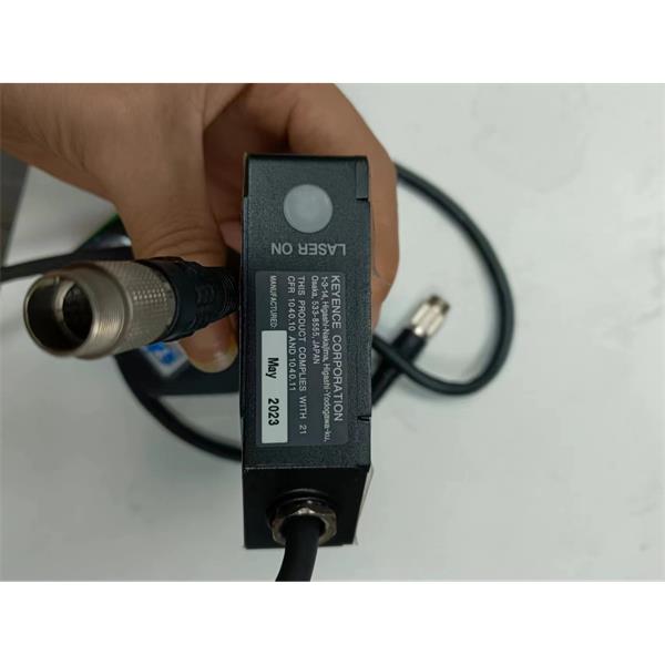 日本KEYENCE基恩士LK-G5000高精度CMOS激光位移傳感器感測(cè)頭LK-H008W